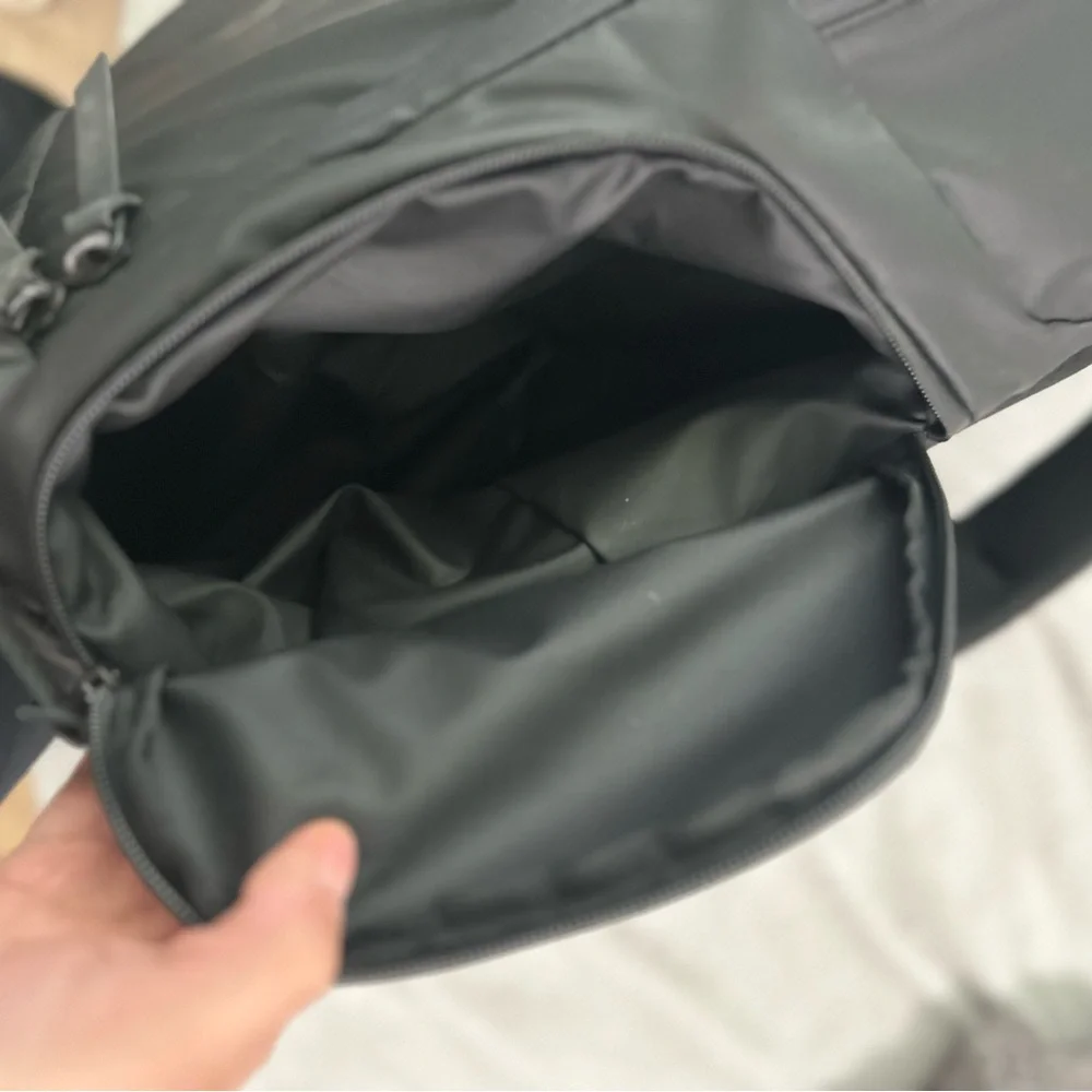 Gymshark Black Men's Backpack - Picture 4 of 9